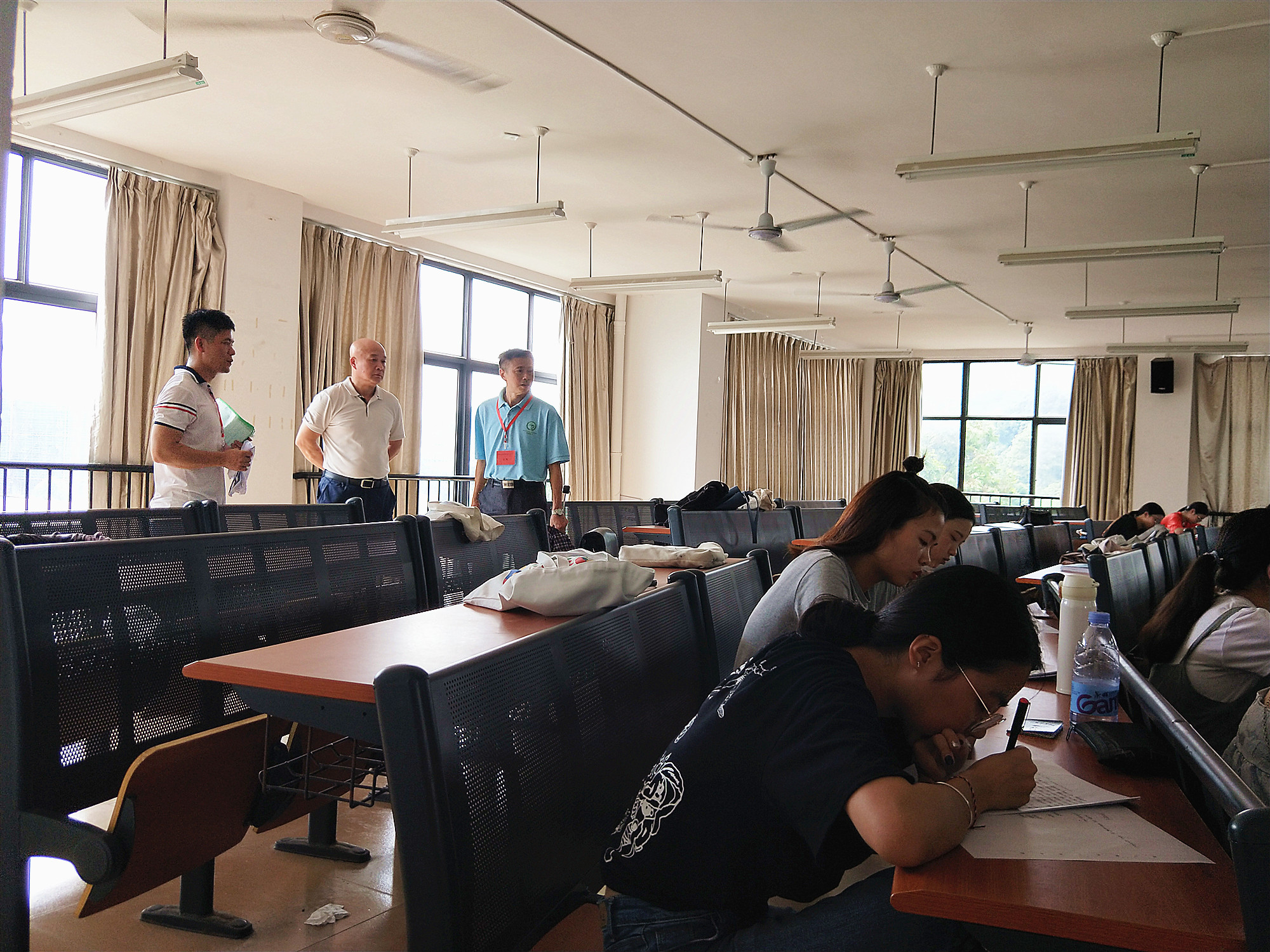 风韵犹存熟妇一区二区三区