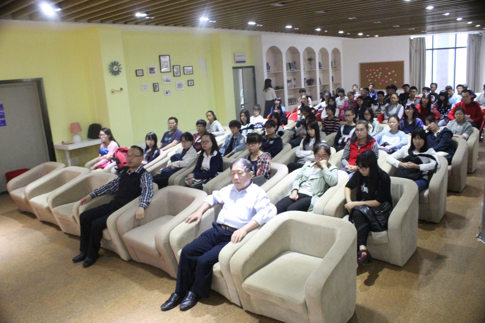 风韵犹存熟妇一区二区三区