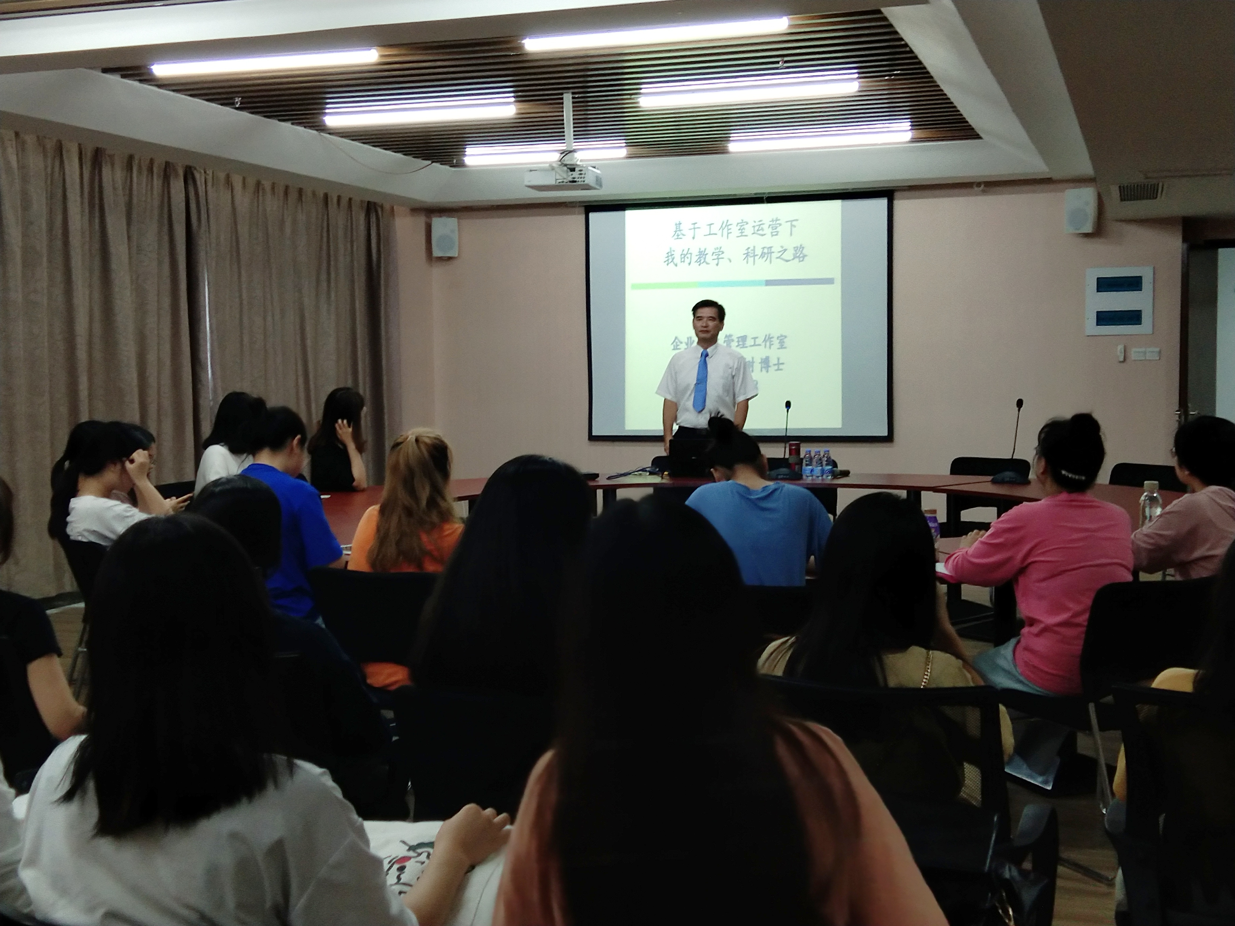 风韵犹存熟妇一区二区三区