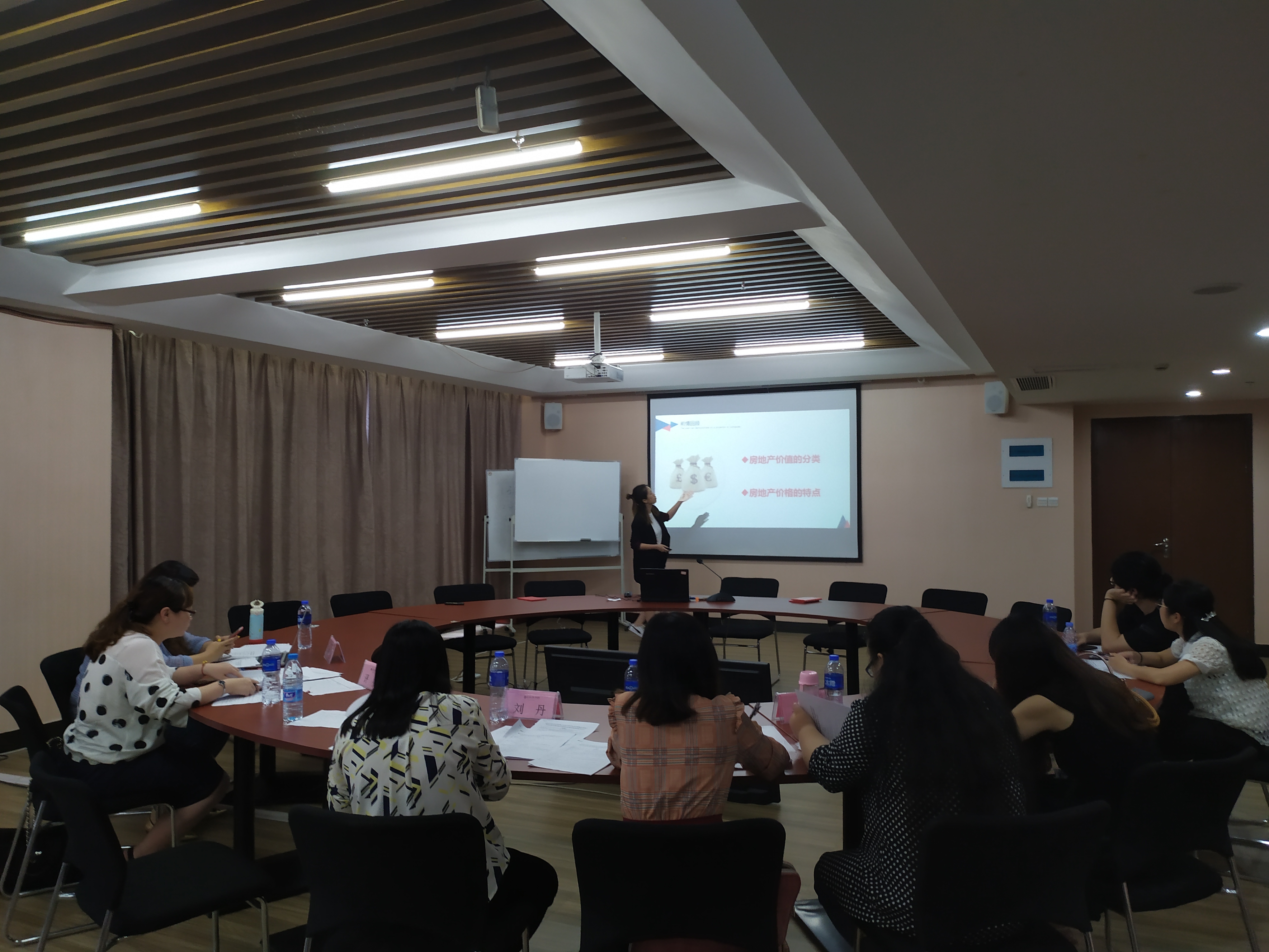 风韵犹存熟妇一区二区三区