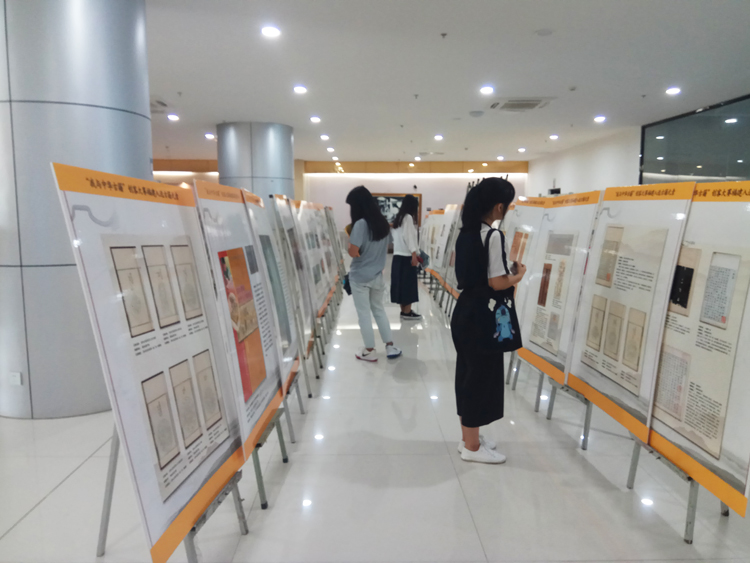 风韵犹存熟妇一区二区三区