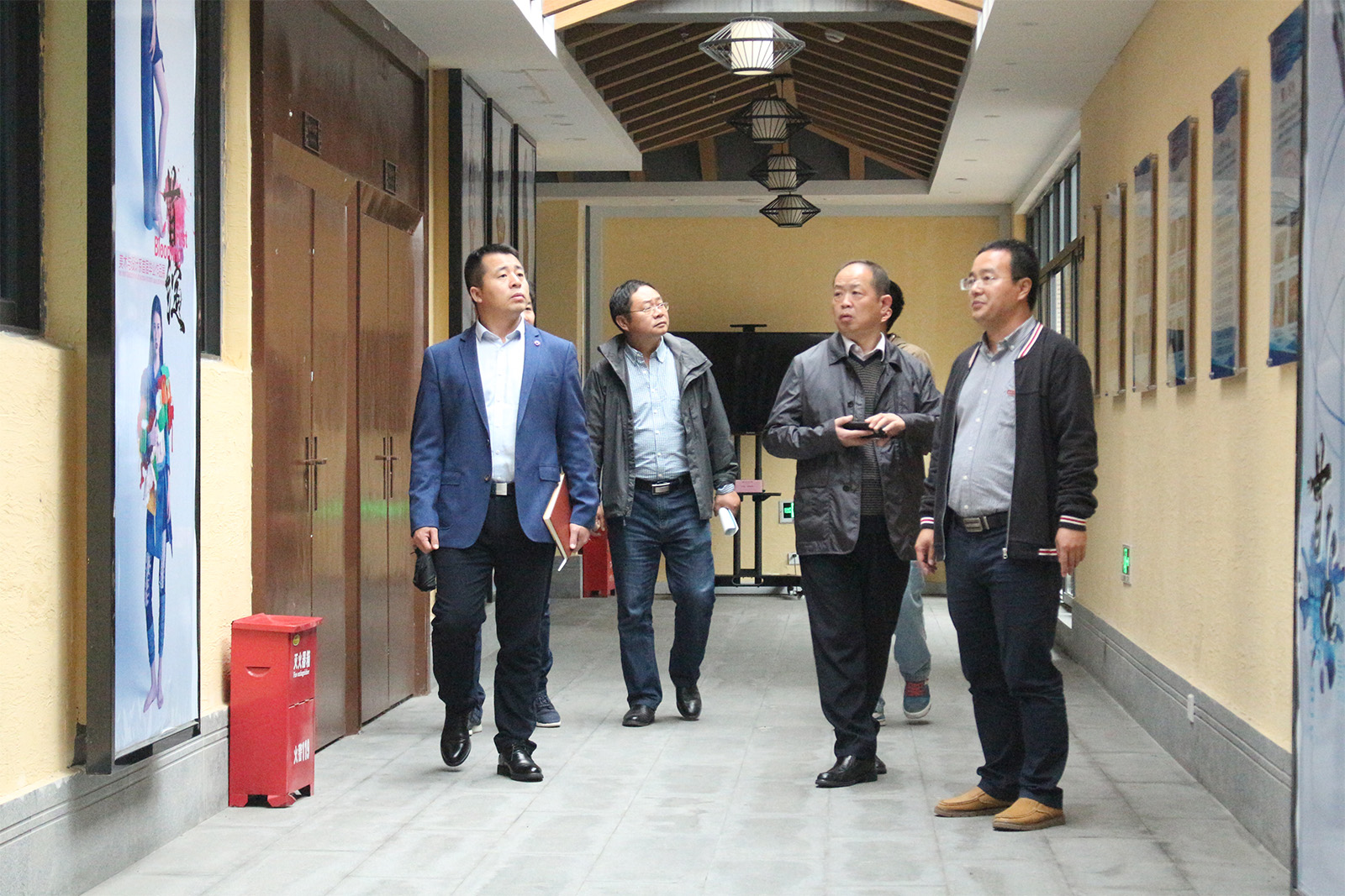 风韵犹存熟妇一区二区三区