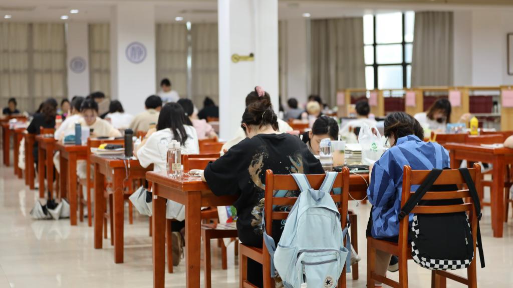 风韵犹存熟妇一区二区三区