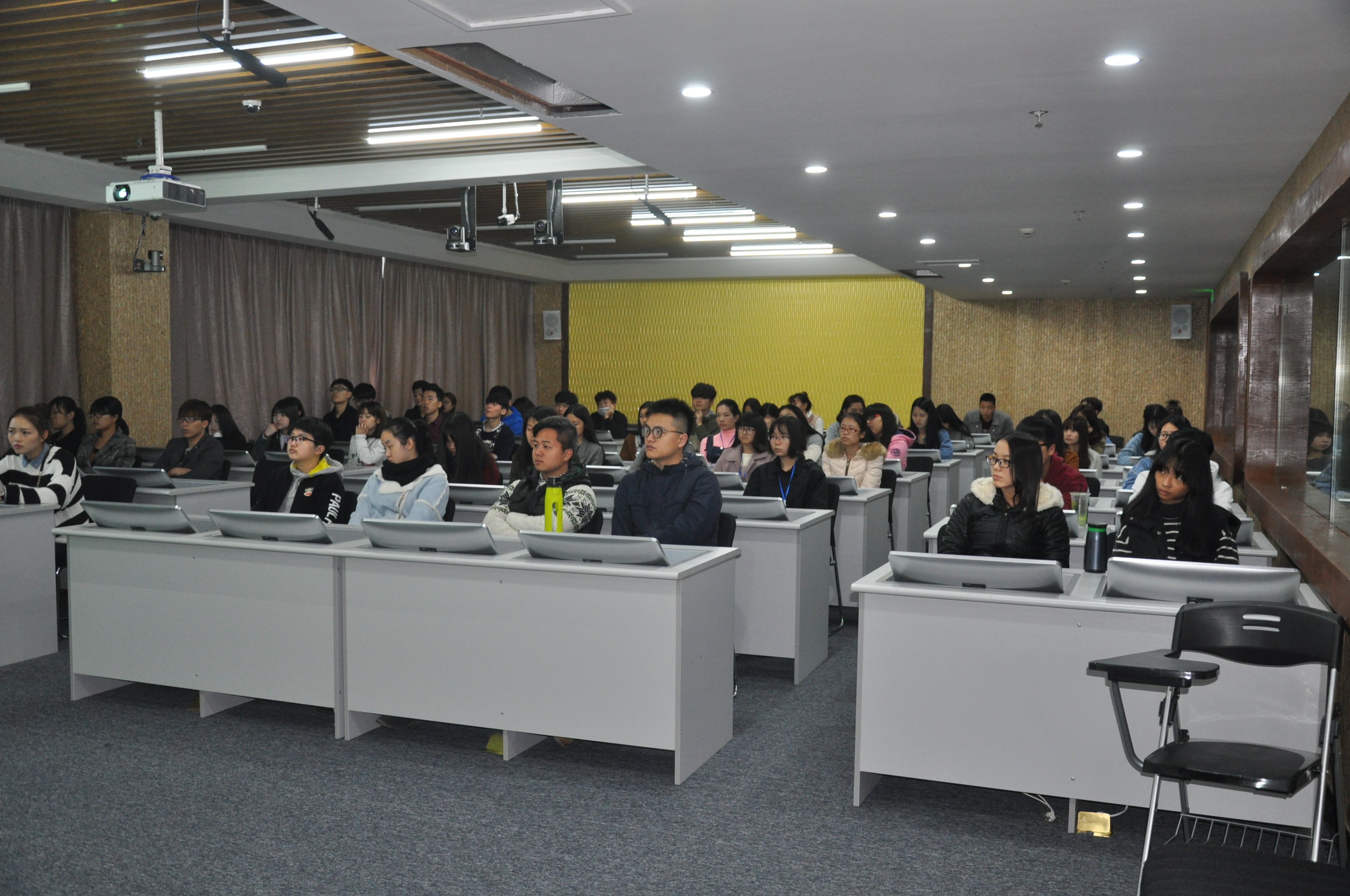 风韵犹存熟妇一区二区三区