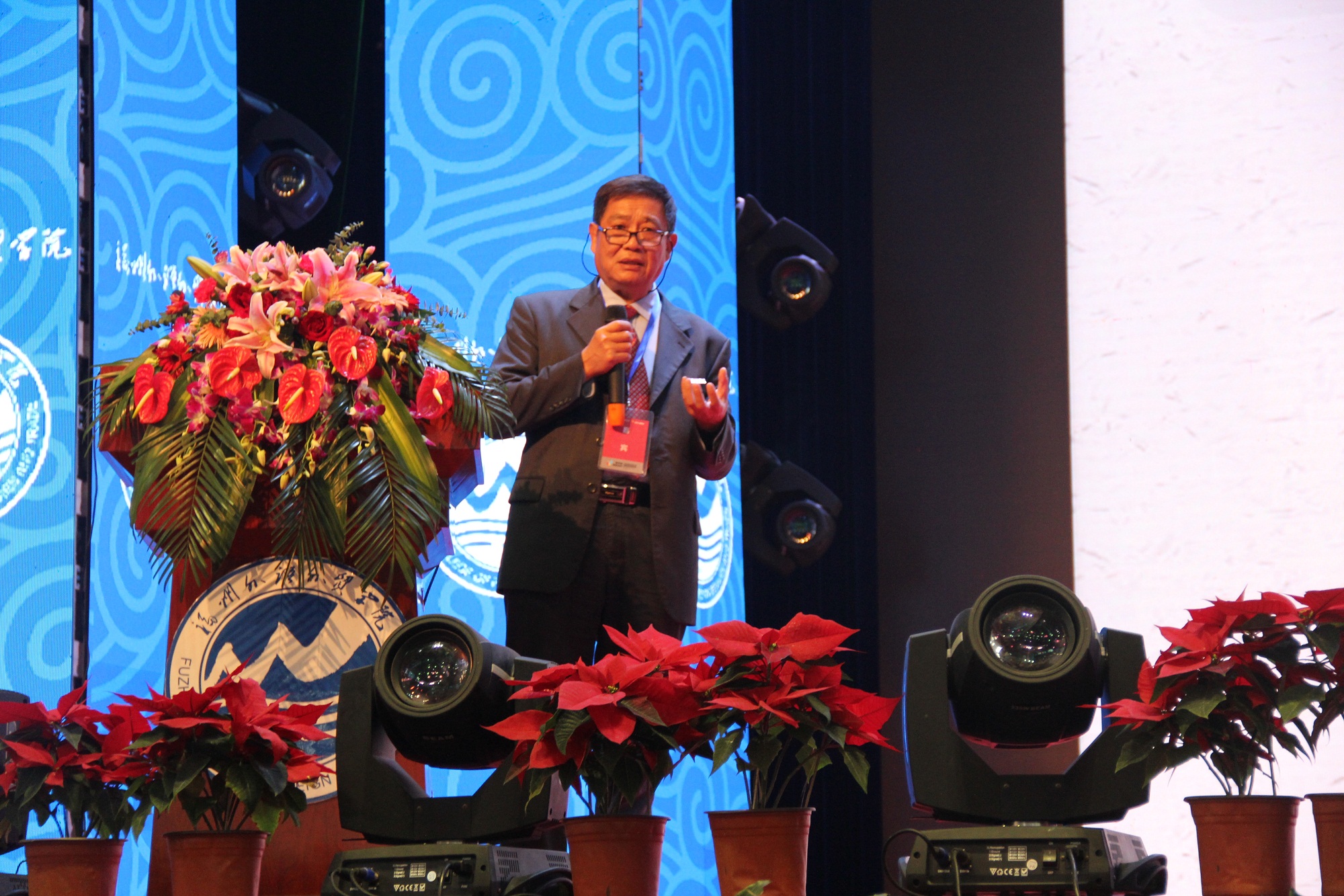 风韵犹存熟妇一区二区三区