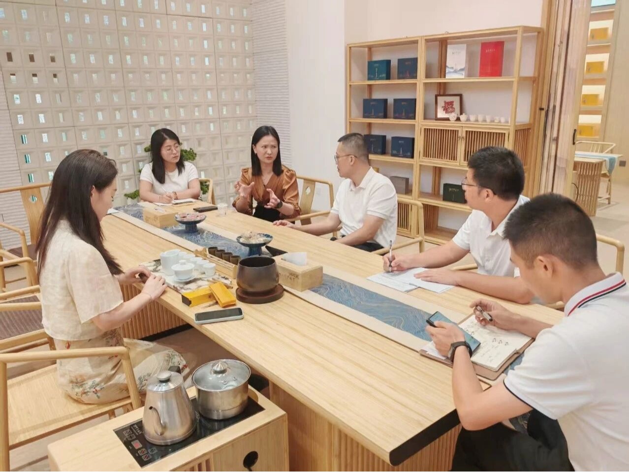 风韵犹存熟妇一区二区三区