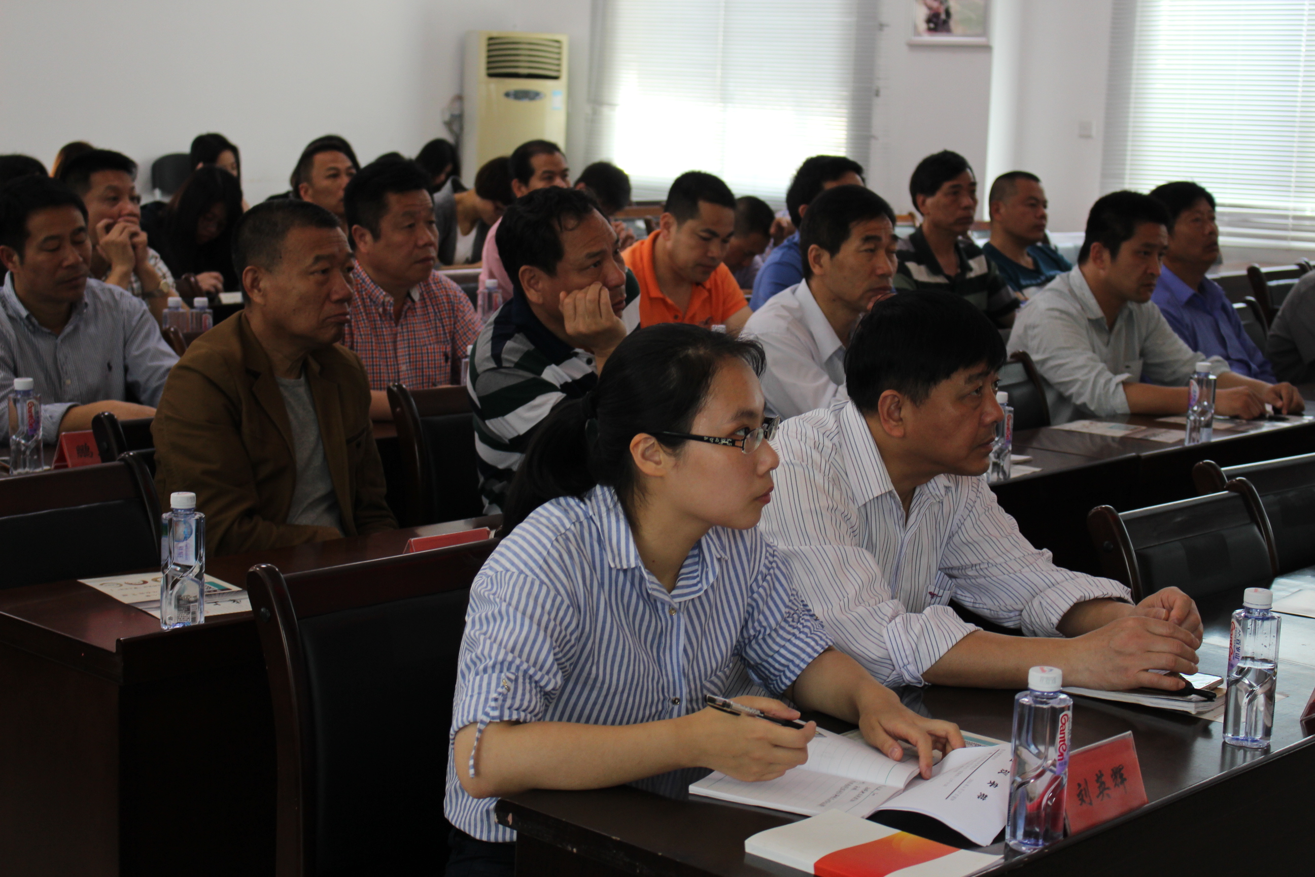 风韵犹存熟妇一区二区三区