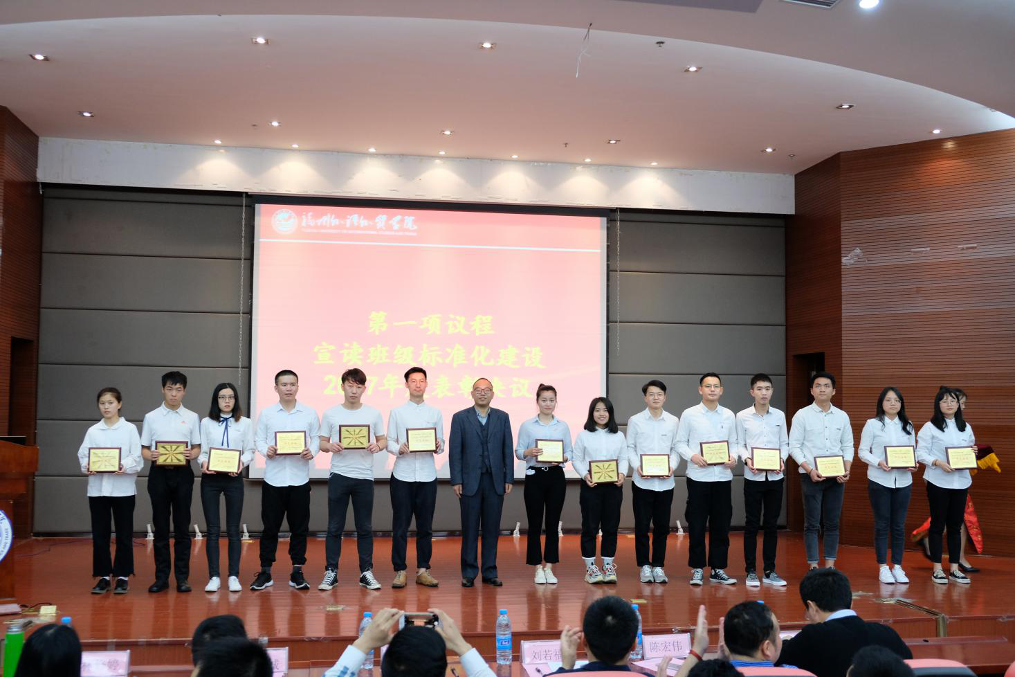 风韵犹存熟妇一区二区三区