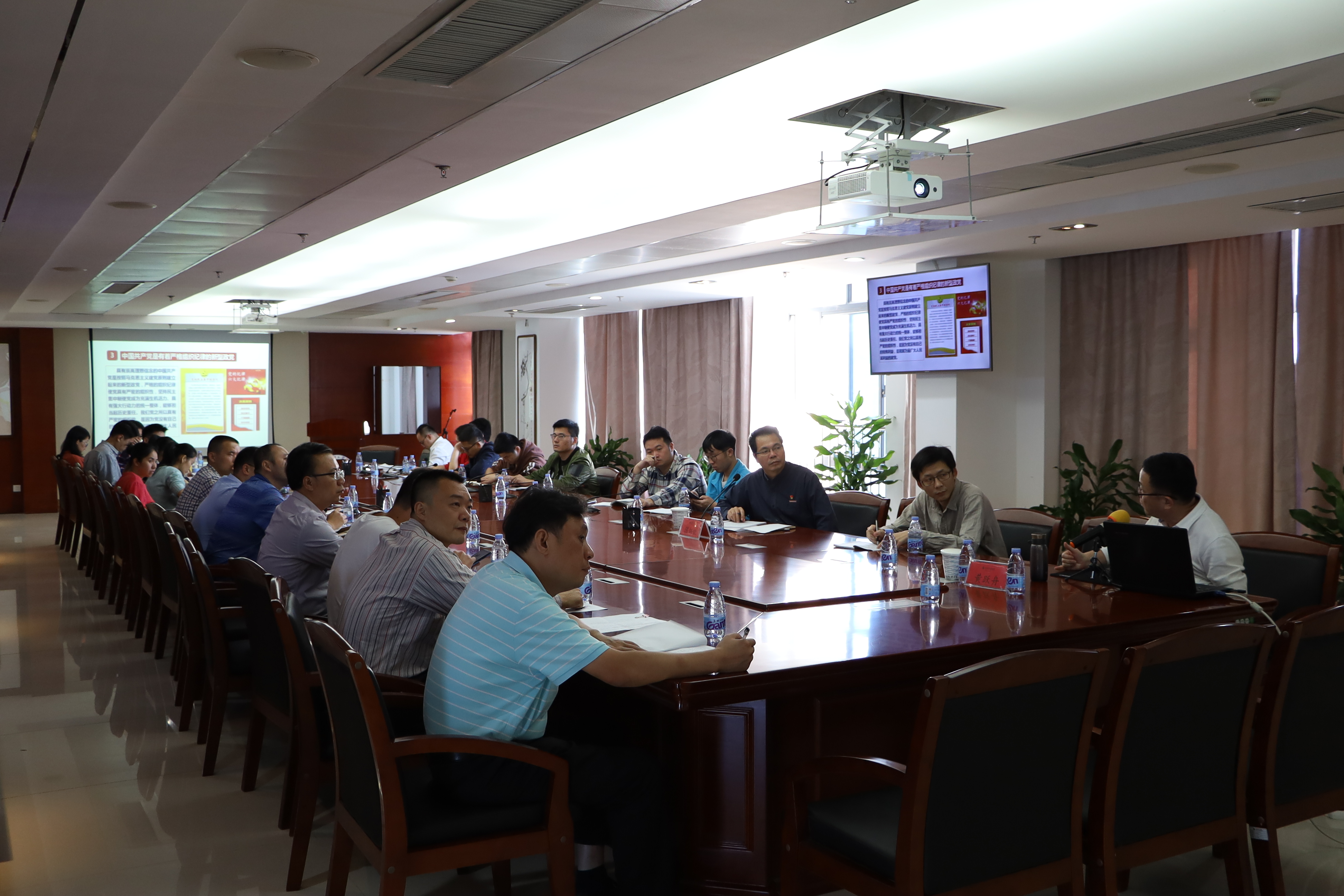 风韵犹存熟妇一区二区三区