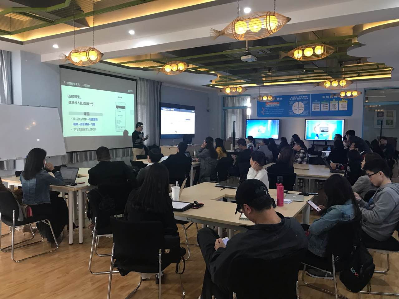 风韵犹存熟妇一区二区三区