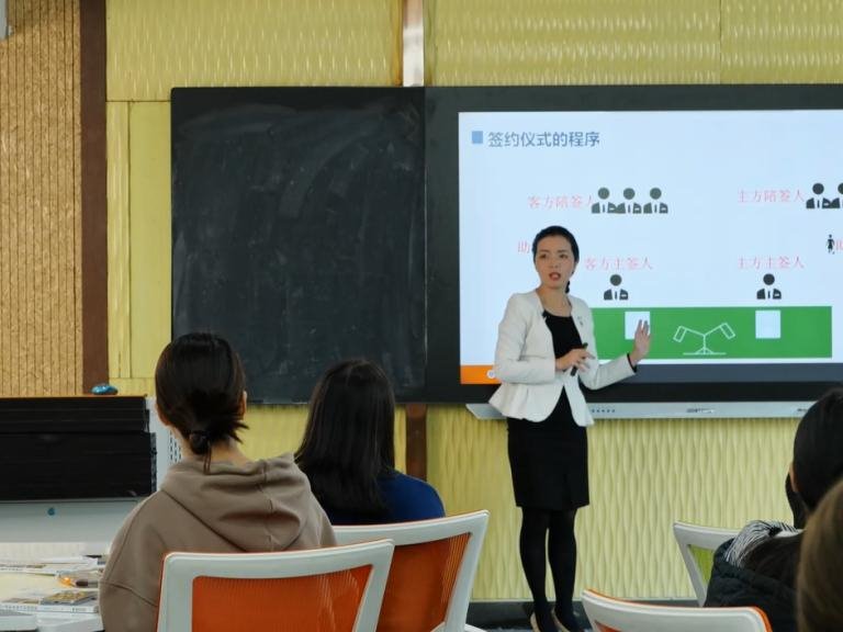 风韵犹存熟妇一区二区三区