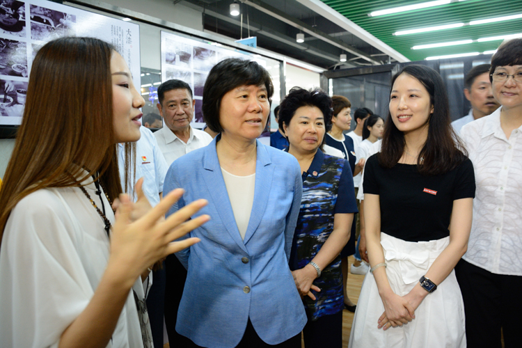 风韵犹存熟妇一区二区三区