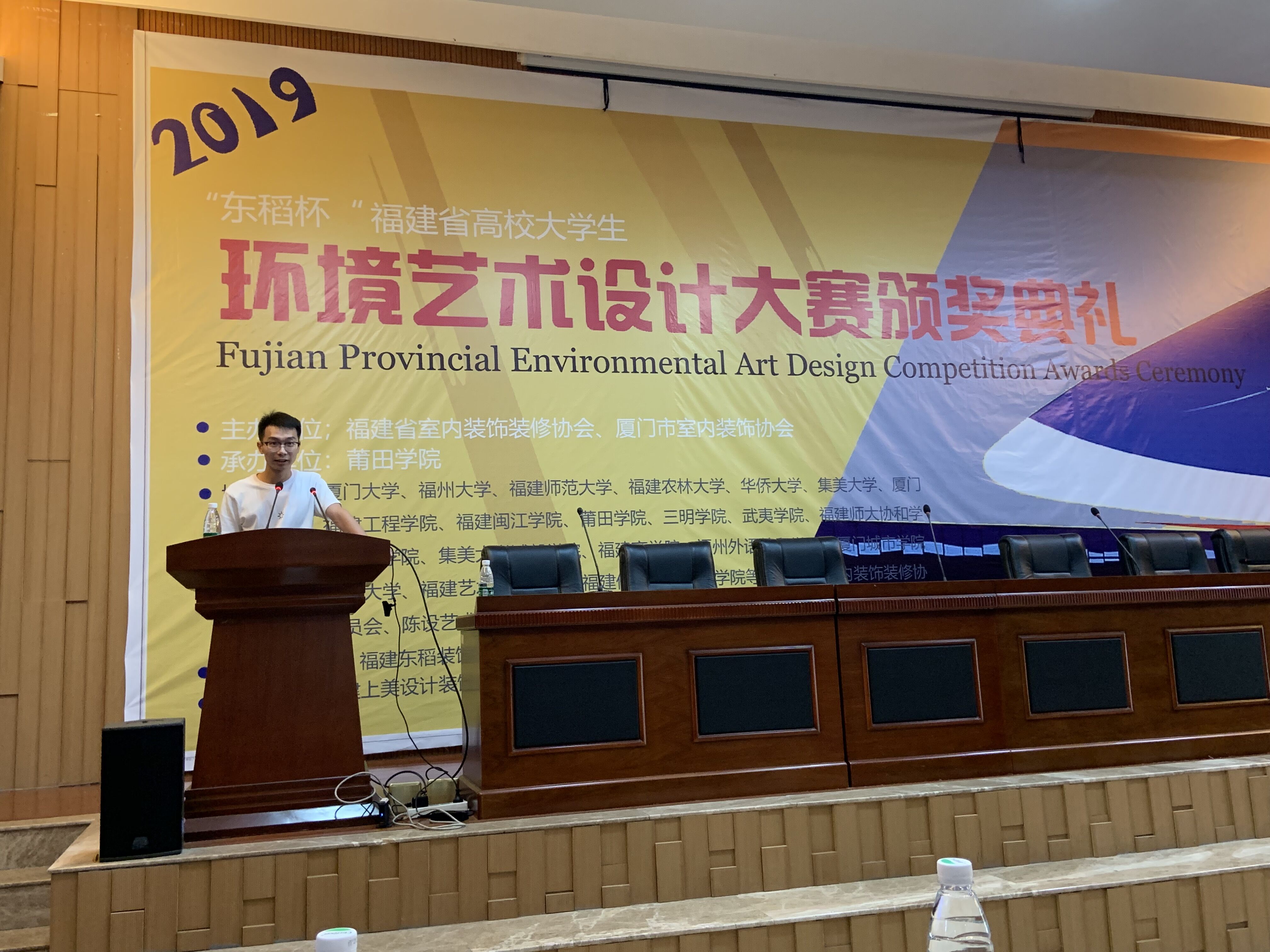 风韵犹存熟妇一区二区三区