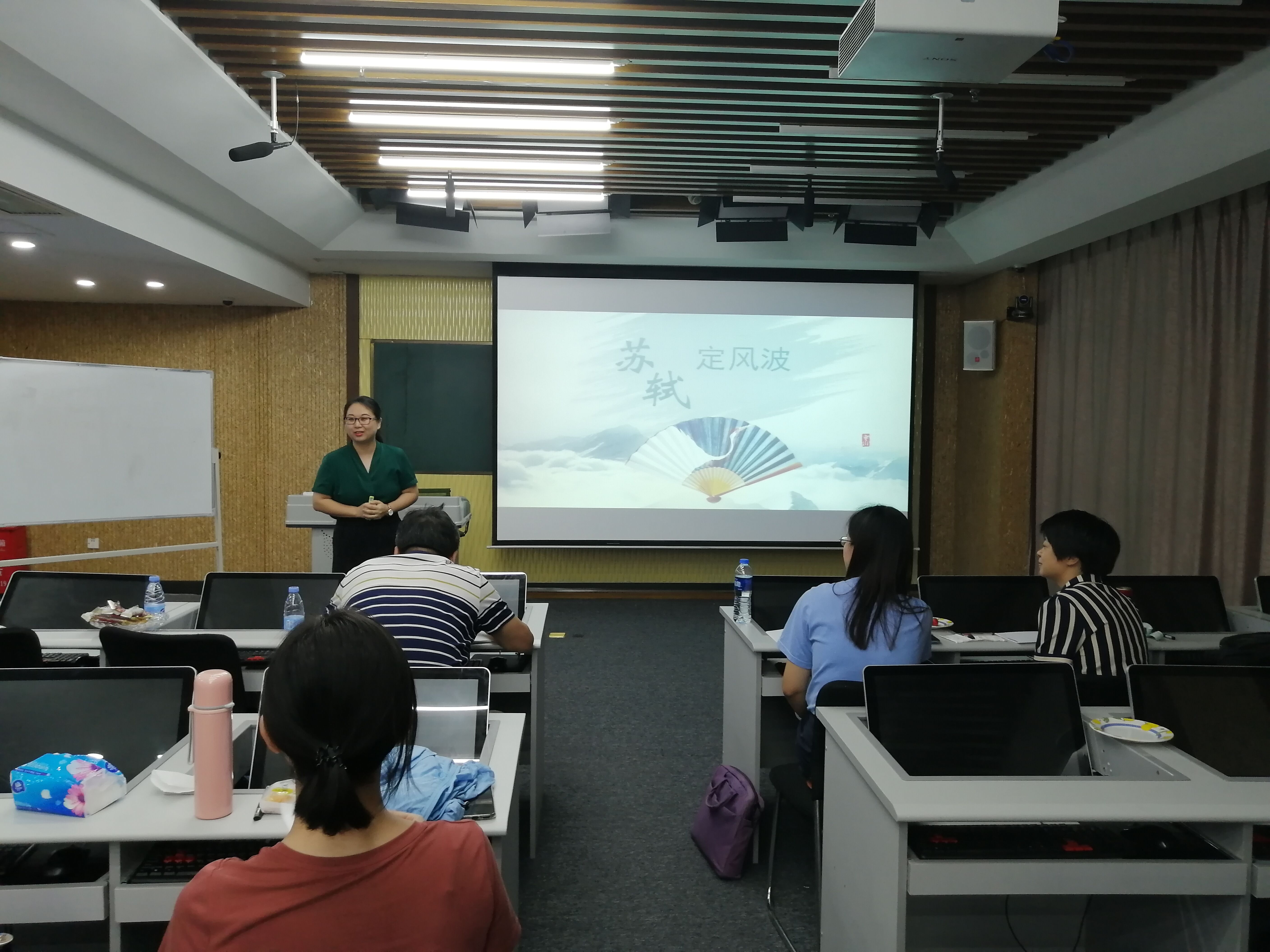 风韵犹存熟妇一区二区三区