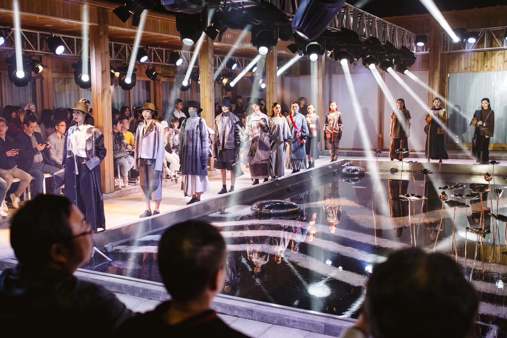 风韵犹存熟妇一区二区三区