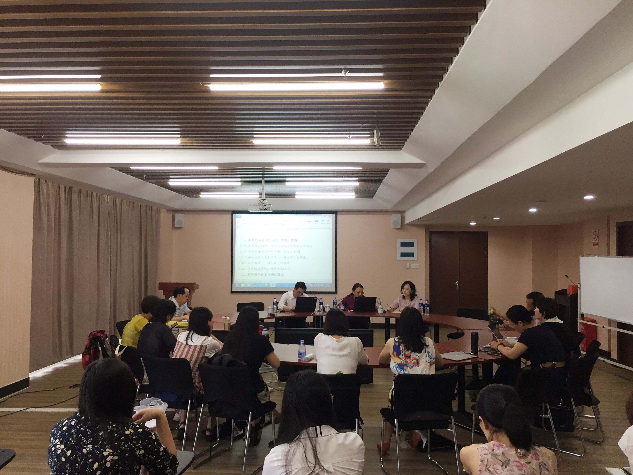 风韵犹存熟妇一区二区三区