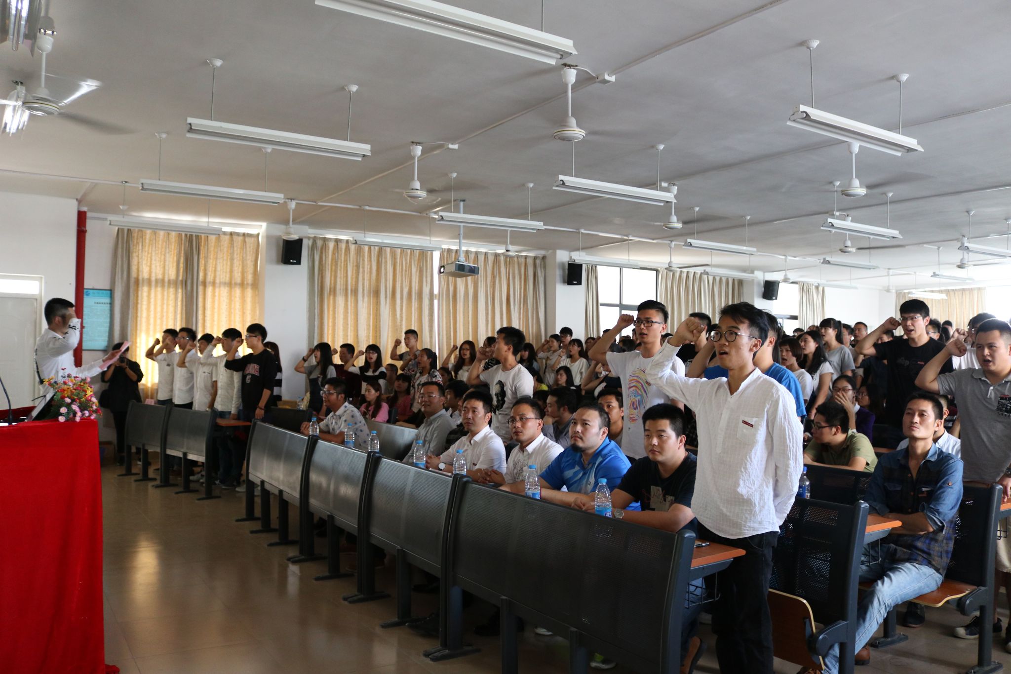 风韵犹存熟妇一区二区三区