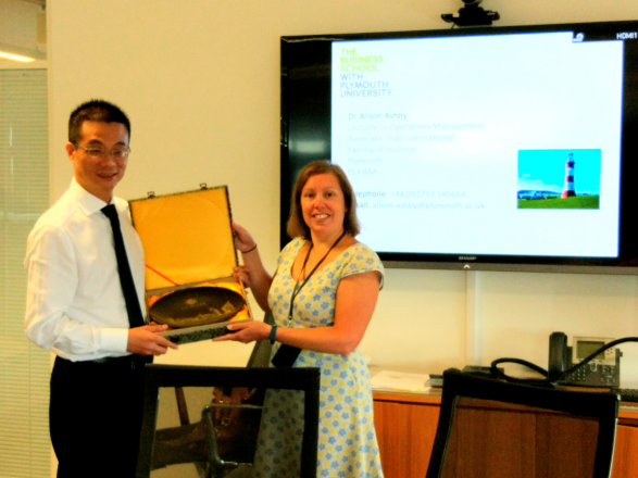 风韵犹存熟妇一区二区三区